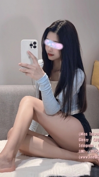 😳小濃159.45.21歲.D奶💕  原價：9000 特價：7000 四節：18000  身材纖細 嬌小美腿 私