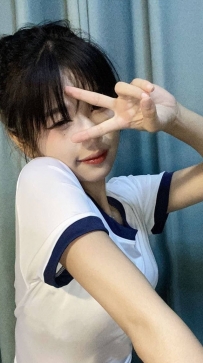 悠悠160cm-C+奶-20歲  6000 胸漂亮美眉，嬌小可愛  穴小緊實，可品鮑，69 LG 身材勻稱