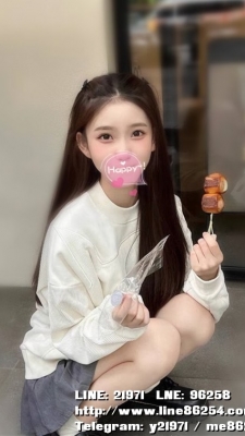 小薰 162cm 23歲 Vcup 44kg➖➖  簡介：喜歡玩變裝の饑渴學生妹 ~ 最愛騎在哥哥身上瘋