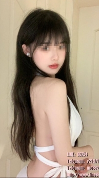 菲菲 157.46.B-19歲 鄰家女孩 從小家里管的嚴 身邊基本沒有什麼朋友 常宅在家裡很無奈