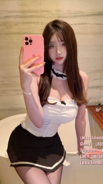 樂樂 166cm/D奶/48kg/25歲  高挑大奶的性感情欲姊姊，穿黑絲超級魅惑，勾引你、挑逗你