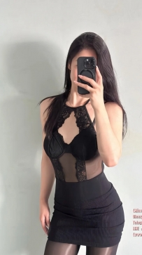 一凡  166cm/C奶/30歲/44kg 優雅型良家少婦 反差感拉滿 和她做愛超有女友FU  奶大又軟
