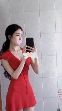 幽香  164cm 48kg  D奶  30歲  #無套做  #每天搭乘捷運上下班的爆乳櫃姐  天然大奶，