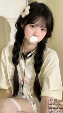 #高雄 #小隻馬【12000】  名字：蘿莉   身高：158   體重：44左右吧  胸圍：C奶  年齡