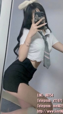 莉莉安 162.47.C+.24歲 #南部5000 #高雄 #台南 #身材保持很好 雙腿纖細   貼身的連衣