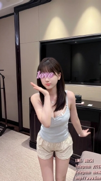 舒華 158cm  45kg D奶 20歲  白嫩絲滑的性感美體  凹凸的曲線纖瘦又火辣  胸罩下的渾