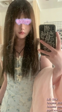 甜蜜 156 B 40 19歲  學妹の身材嬌小 聲音好聽 特別乖巧 喜歡被掌控的新鮮感 特別是學