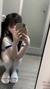 娃娃 151cm.43kg   B奶   18歲  #合法嬌小蘿莉  介紹:   #入眼是可愛的臉蛋  讓人看一