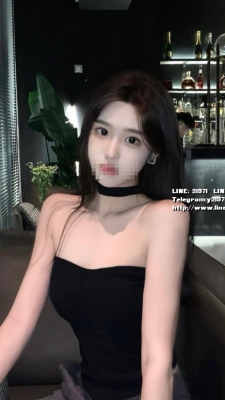 梓萱 170 E 49 22歲 超正車模 身材火辣有氣質 有著渾圓E乳 修長美腿的甜心 一對豐滿傲