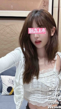 安妮 160 D奶  48kg  27歲  #最淫‘小護士’小嘴很會舔 水多 潮吹小穴噴.  你會不會每
